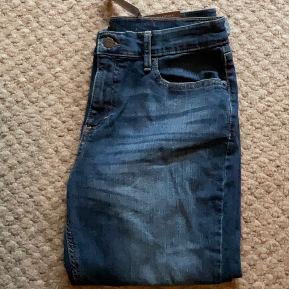 NWT Banana Republic Low Rise Girlfriend Jeans - Picture 4 of 10